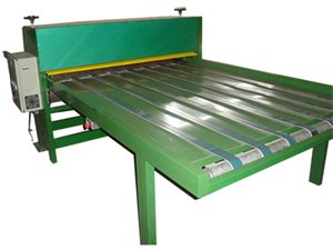 Máquina de corte e vinco tipo plana - Rotomaq